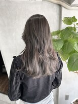 ティティ(TiTi)&nbsp;こなれヘア×シアーグレージュ[TiTi_栗林れい]