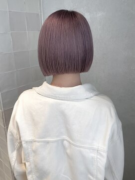 ローウェ 渋谷(Louwe) ぱつっとボブ × ラベンダーベージュ【 ayana 】