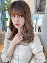 大人かわいいセミロング