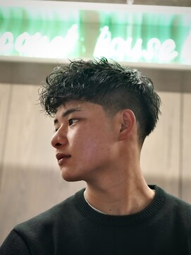 スキルセカンドハウス 天神(SKILL SECOND HOUSE) 短髪ダウンバングフェード×ツイスパ