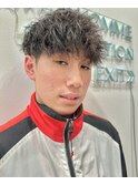 刈り上げツイストスパイラルパーマ無造作ビジネスメンズヘア