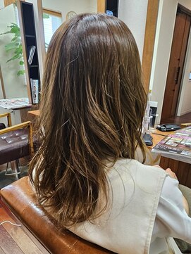 フォートップ(FOUR TOP) フワッと揺れるセミロング