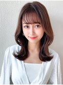 30代大人かわいい外ハネセミロング × ミルクティーベージュ