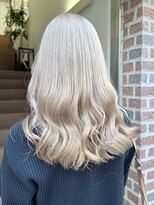 サンク 原宿 表参道(cinq) ハイトーンカラーブロンドカラーミルクティーベージュレイヤー