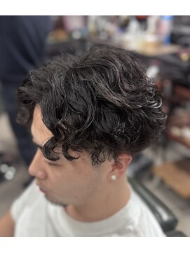 フォーコーナーズカットショップスリーセント 栄(FourCornersCutShop 3/cent) スパイラルパーマ