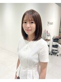 シースルー暗髪ミディアム