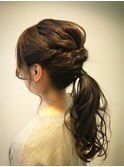 暗髪ニュアンスカラー　ポニーアレンジ
