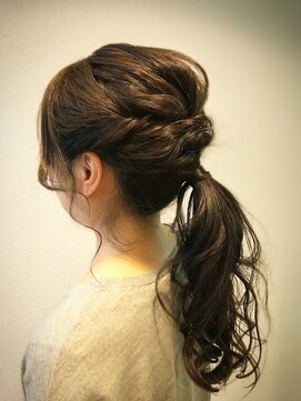 ヘア カンパニー トワ 千葉店(TOWA) 暗髪ニュアンスカラー　ポニーアレンジ