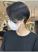 前下がりラインのツーブロ刈り上げショート！