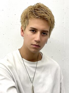 アーリー(Ali'i) スパイキーショート束感アップバングツーブロックハイライト金髪