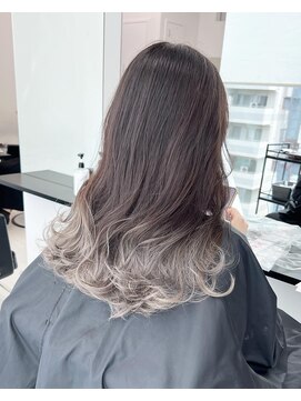 アライブ キチジョウジ(ALIVE Kichijoji) 【ALIVE吉祥寺】ホワイトグレージュグラデーションカラー