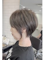 サウンドブイ(sound V) くびれショート×白髪ぼかしハイライト