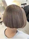 明るすぎないグレージュ