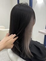 インナーカラーミルクティーベージュシルバーイヤリングカラー