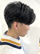 ヒュイル バイ ニアウ(Hwyl by Niau)&nbsp;メンズマッシュセンターパートスパイラルパーマニュアンスパーマ