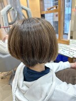 スタジオ アルファプラス 日暮里店(studio α+)&nbsp;ステップボーンカットカットボブショートハイライト白髪ぼかし