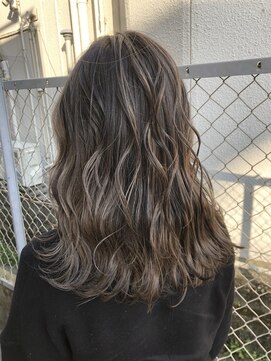 ルッソリベラ 池袋(Lusso libera) グレージュカラー×レイヤーロング