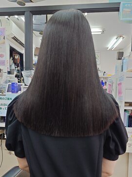 モード ストレートな艶髪◎