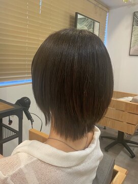 メイ 池袋(mei) レイヤーショートボブ/オリーブアッシュ/オトナ女子