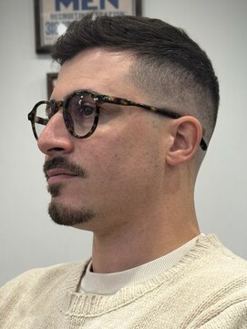 ブレイズマン(BLAZEMAN) フェードの色彩調整師によるアップバング