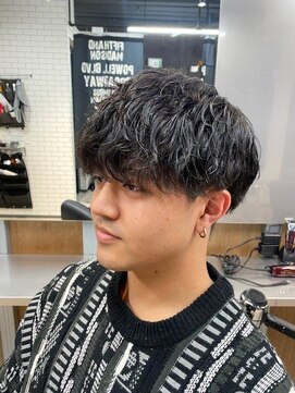 リレーションメンズヘアー(RELATION MEN'S HAIR) フェードカットセンターパートべリーショート メンズ