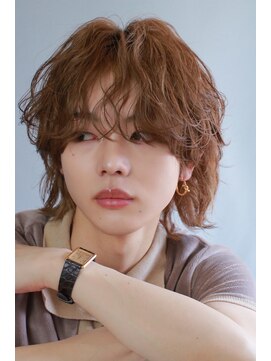 アドール(ADOR) シャドウウルフ/ミディアムヘア/ブリーチカラー