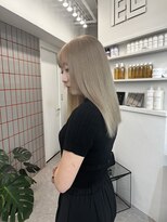 ペレ 原宿(PELE)&nbsp;ミルクティーブロンド/ダークブルー/デジタルパーマ/原宿