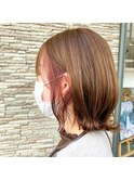 チラッとピンクが可愛いおしゃれボブ