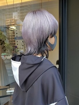 ヘアーアイスカルテット(HAIR ICI QUARTET) 20代おすすめメンズスタイル　シルバーウルフ