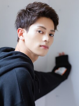 ハニーシブヤ(HONEY shibuya) 刈り上げツーブロック束感ショートアップバング/ビジネススーツ