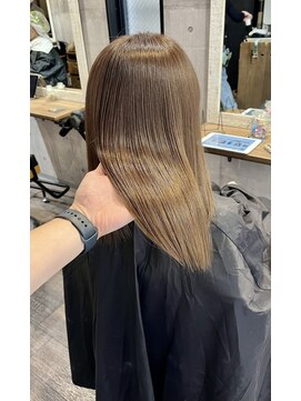 ハグ 横浜(HUG) 【天使の艶カラー】暗くならないブリーチなしグレージュ