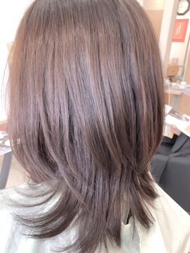 カットハウス はさみの部屋 ミディアムレイヤー/アメージング/ラベンダーアッシュ/前髪あり