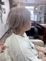 コジック ヘアアンドアイ(Cogic hair & eye)&nbsp;透明感・立体感レイヤーショート♪ホワイトブロンド