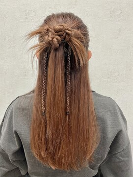 カノン(kanon hair&beauty) 【韓国風♪】カチモリハーフアップ