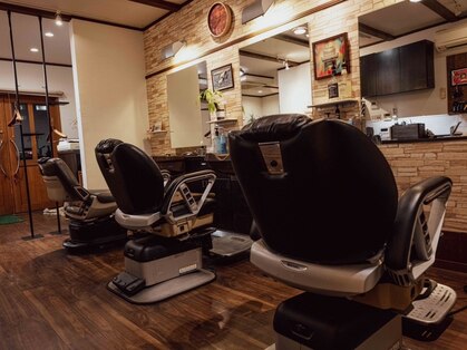 バーバー アカイ(BARBER Akai)の写真