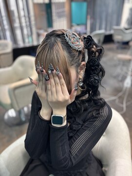 リエラ 新宿(RIERA) サイドポニー