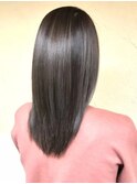 オリーブアッシュ ストレートヘア レイヤーカット 艶髪