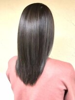 ロカ バイ ティアトロ ヘア サロン(ROCA by teatro hair salon)&nbsp;オリーブアッシュ ストレートヘア レイヤーカット 艶髪