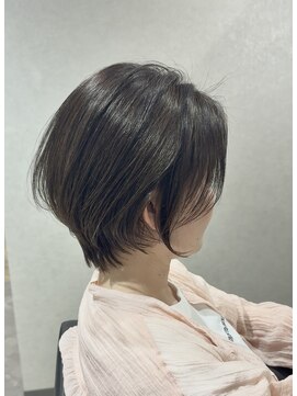 くびれショートヘア