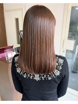 零秒女髪 千里丘店 ツヤ感溢れる上品ミディアムストレート美髪髪質改善艶髪艶感