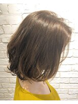 エルト 四条烏丸(elto)&nbsp;30代・40代大人可愛い小顔ワンサイドショートボブ丸み前下がり