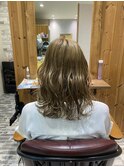 ブランドベージュを今風にミディアムウルフレイヤー