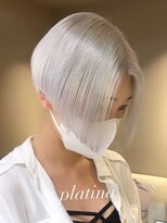 ベレーザ 渋谷(BELEZA)&nbsp;ba1479プラチナカラーミニボブホワイトブリーチ刈り上げボブ