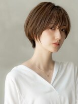 20代30代大人可愛いグレージュカラー斜めバングショートボブ