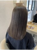 オリーブグレージュ
