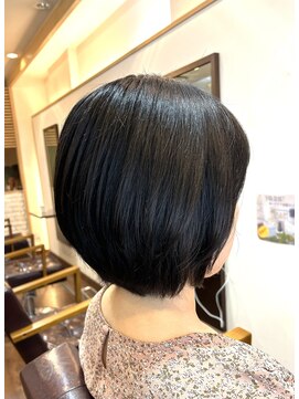 ヘアー グリーン(hair green) 40代50代60代/黒髪つやボブ/ショートグラデーション