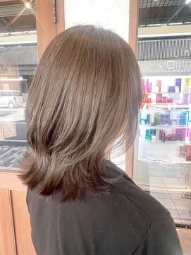 トレヘアー(tRe hair) ミディアム レイヤーカット ミントアッシュ