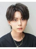 黒髪ツーブロック束感ナチュラルセンターパート