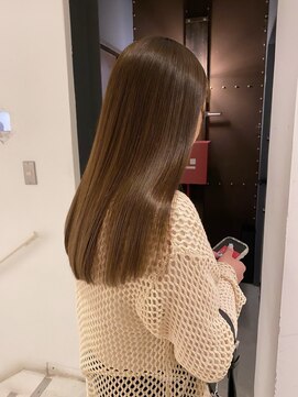 イト(ito) 【 ito / 梅田 】艶感ブラウン×ストレートヘア