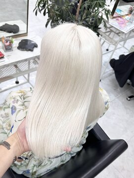 リル 溝の口(LiL) ブリーチ抜きっぱなしブロンド/溝の口/ブリーチ/レイヤーカット